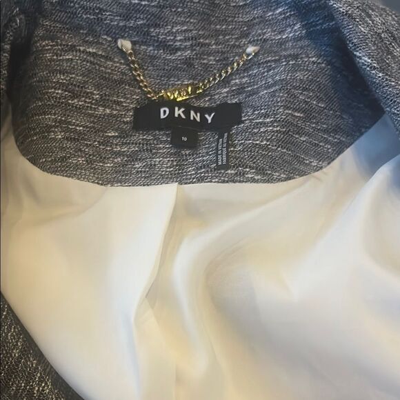 DKNY Size 10 Women's Gray Blazer   E - Picture 8 of 9